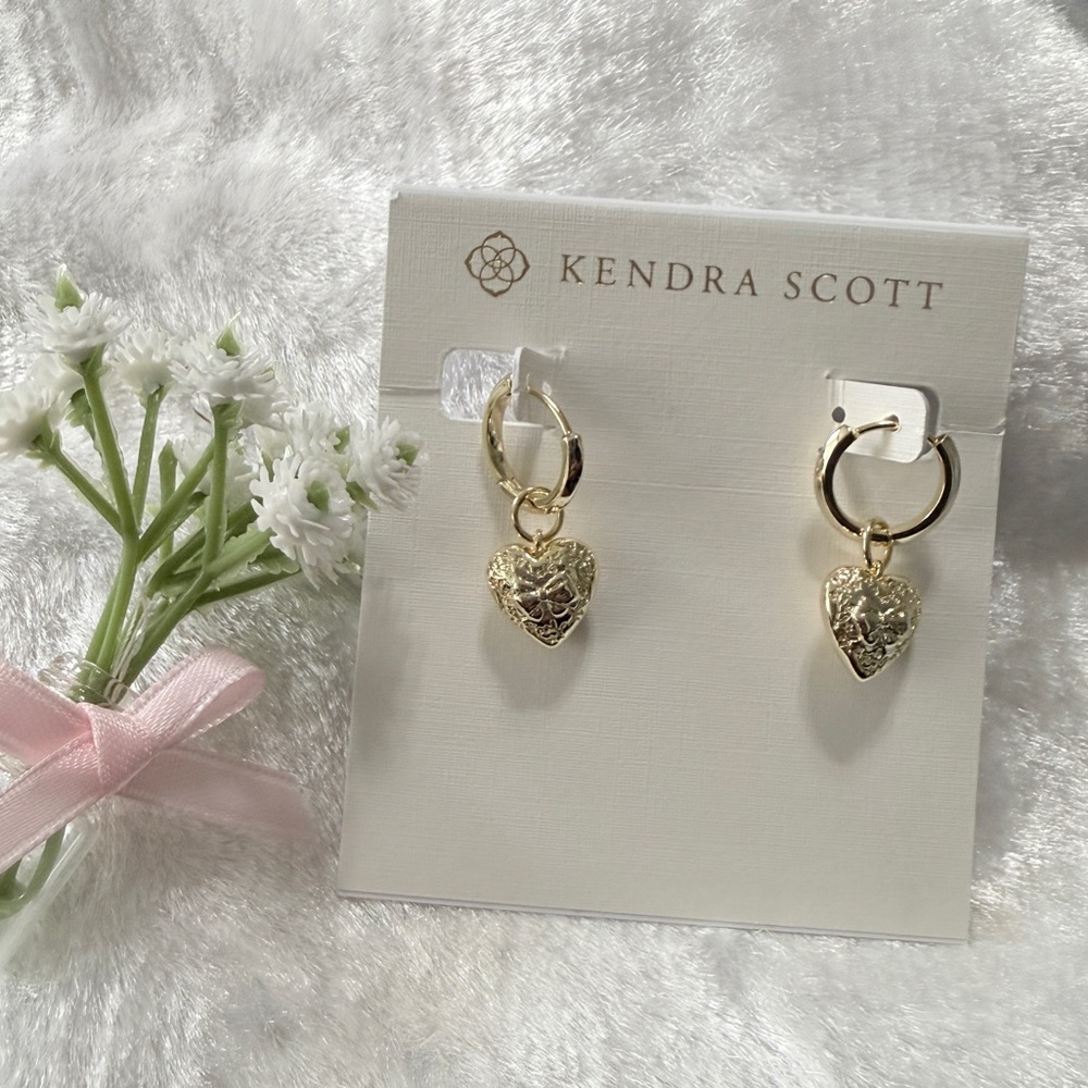 ✨ Kendra Scott x LoveShackFancy Heart Gold Convertible Huggie Earrings